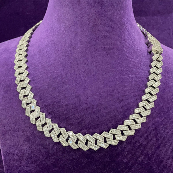 THE EMERALD BAGUETTE PRINCESS PRONG CHAIN